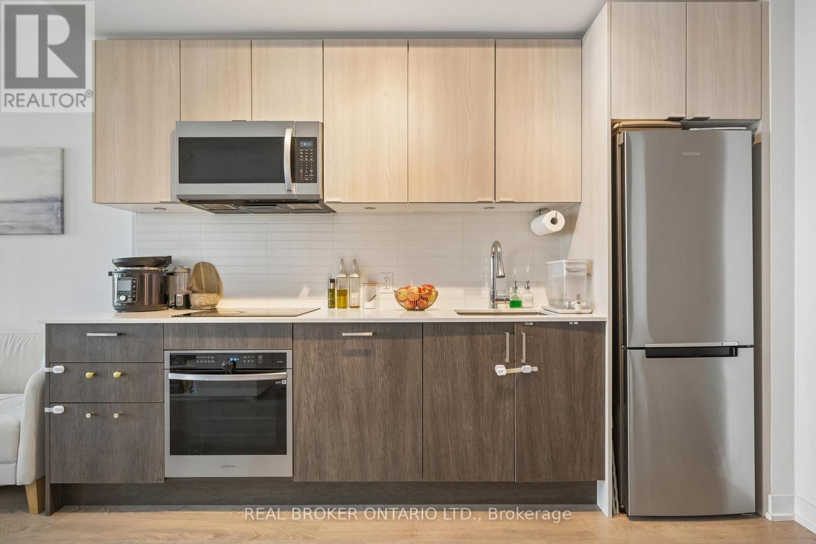 3807 - 1926 LAKESHORE BOULEVARD WEST Image 4