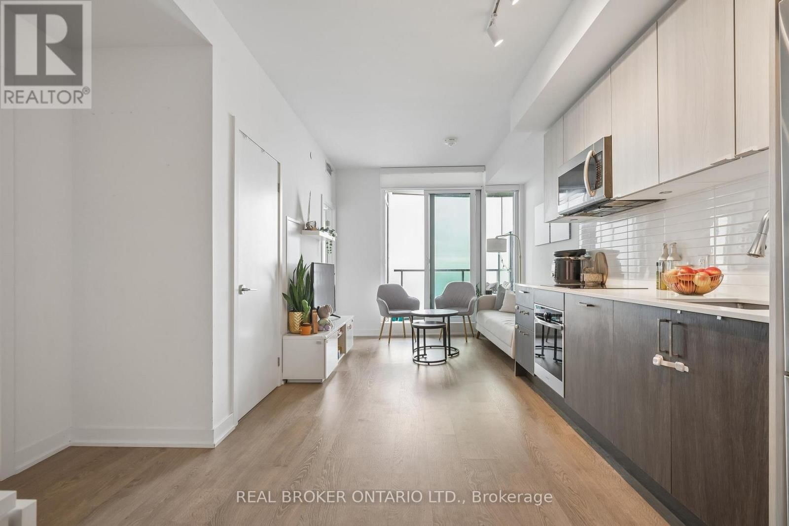 3807 - 1926 LAKESHORE BOULEVARD WEST Image 6