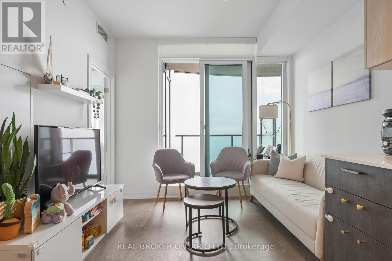 3807 - 1926 LAKESHORE BOULEVARD WEST Image 7