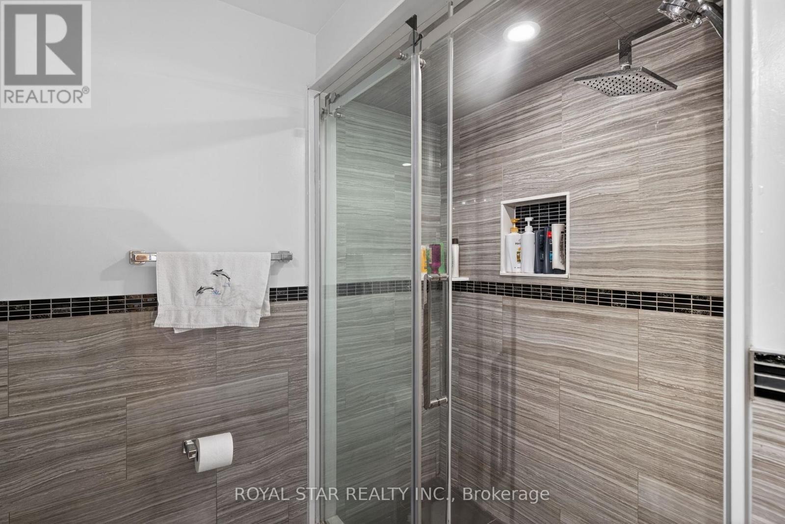 3841 EDGECLIFFE RUN Image 31