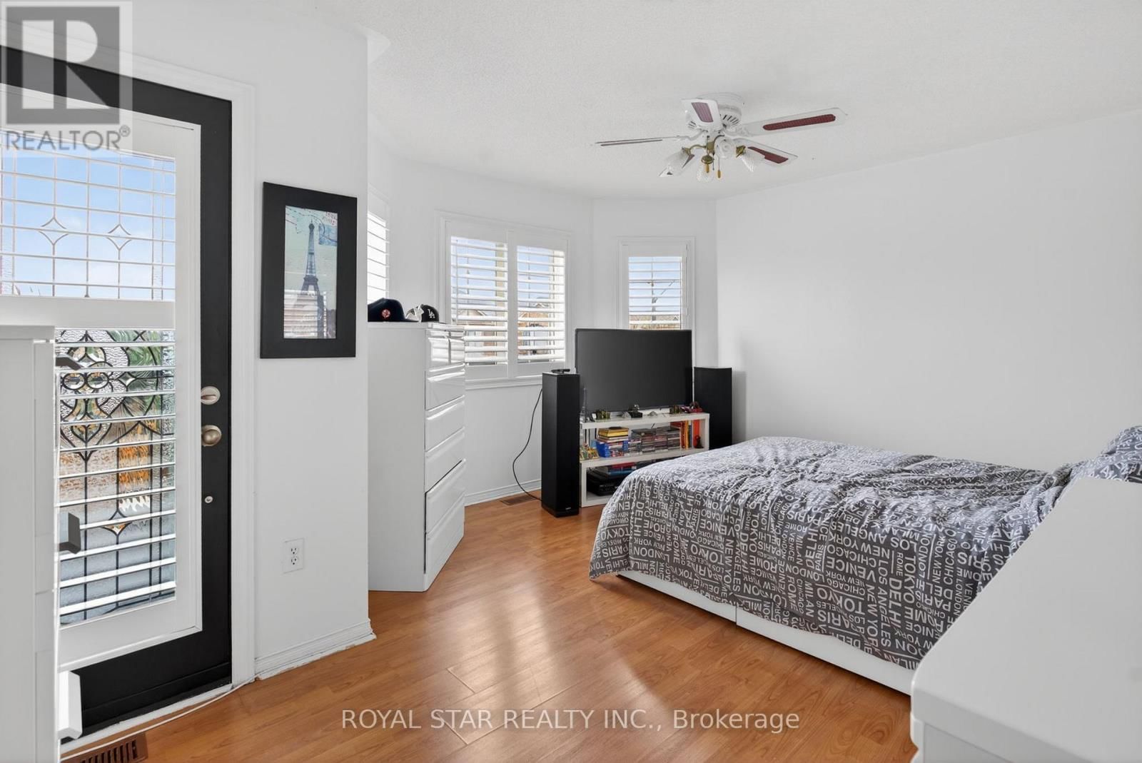 3841 EDGECLIFFE RUN Image 32