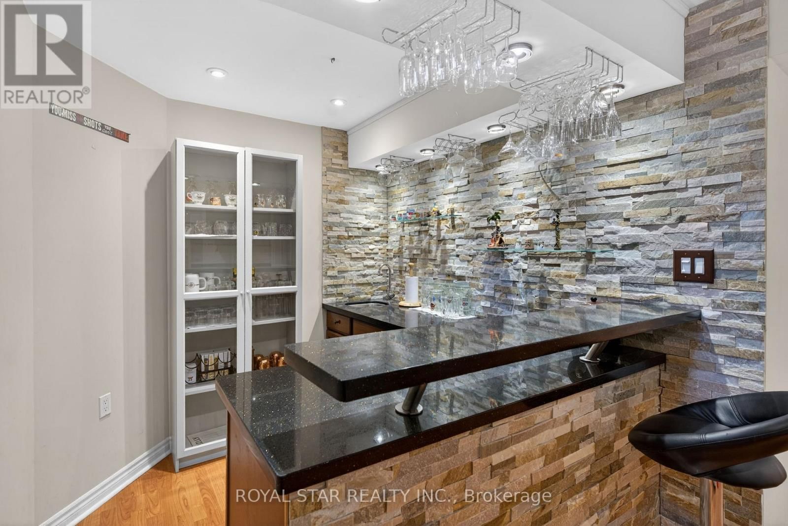 3841 EDGECLIFFE RUN Image 38