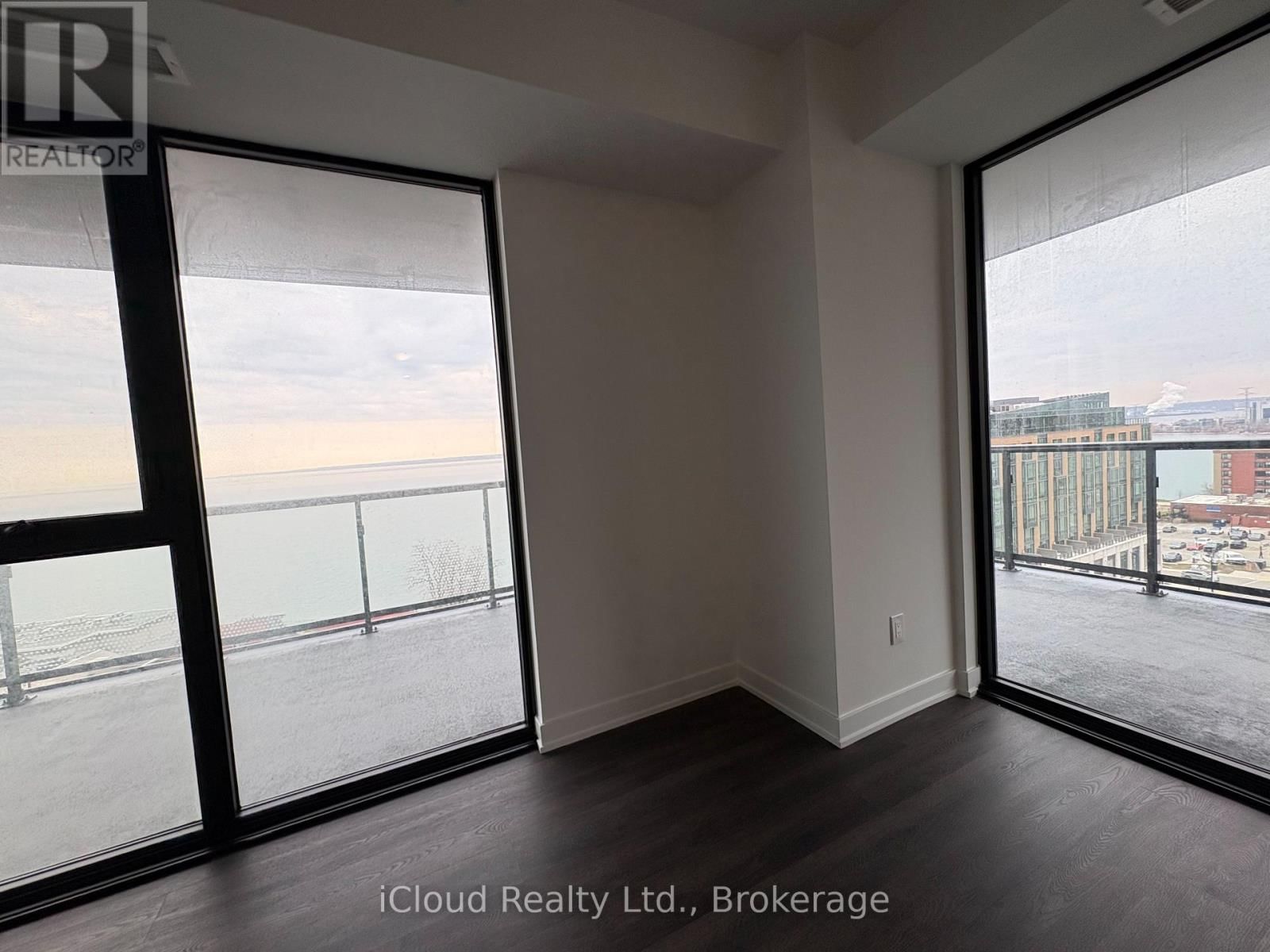 908 - 2075 LAKESHORE ROAD Image 13