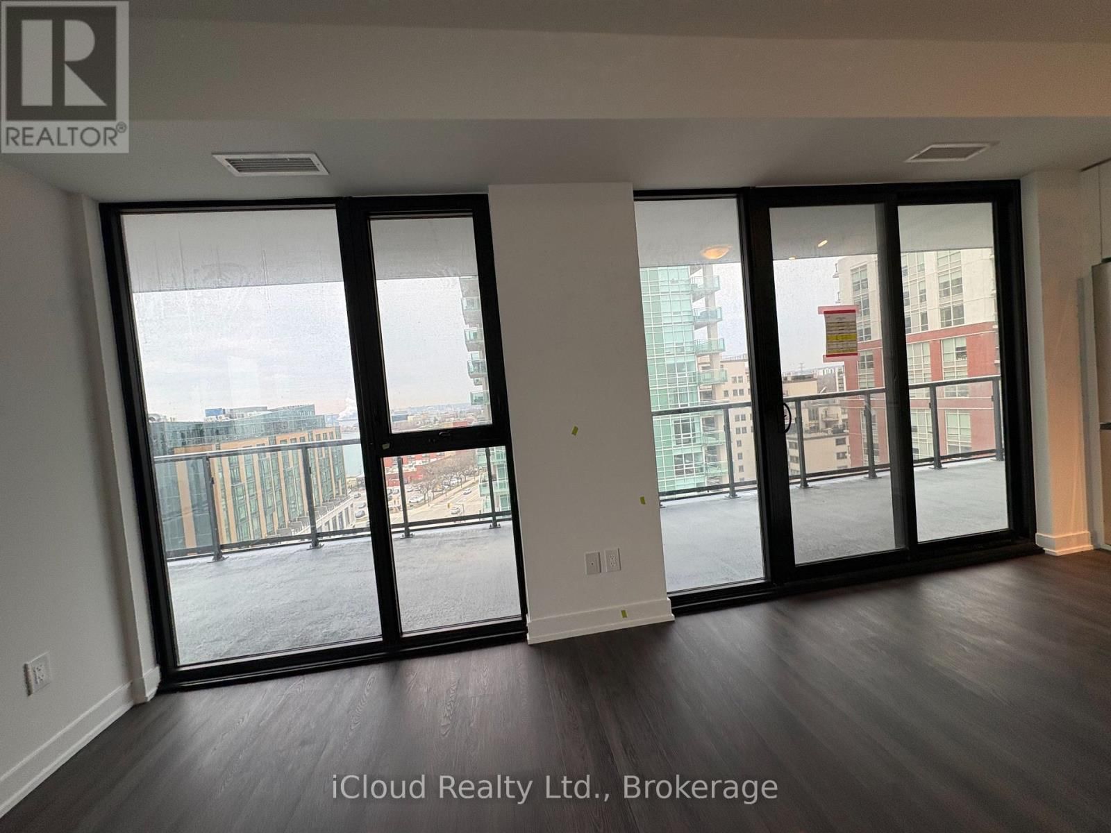 908 - 2075 LAKESHORE ROAD Image 14