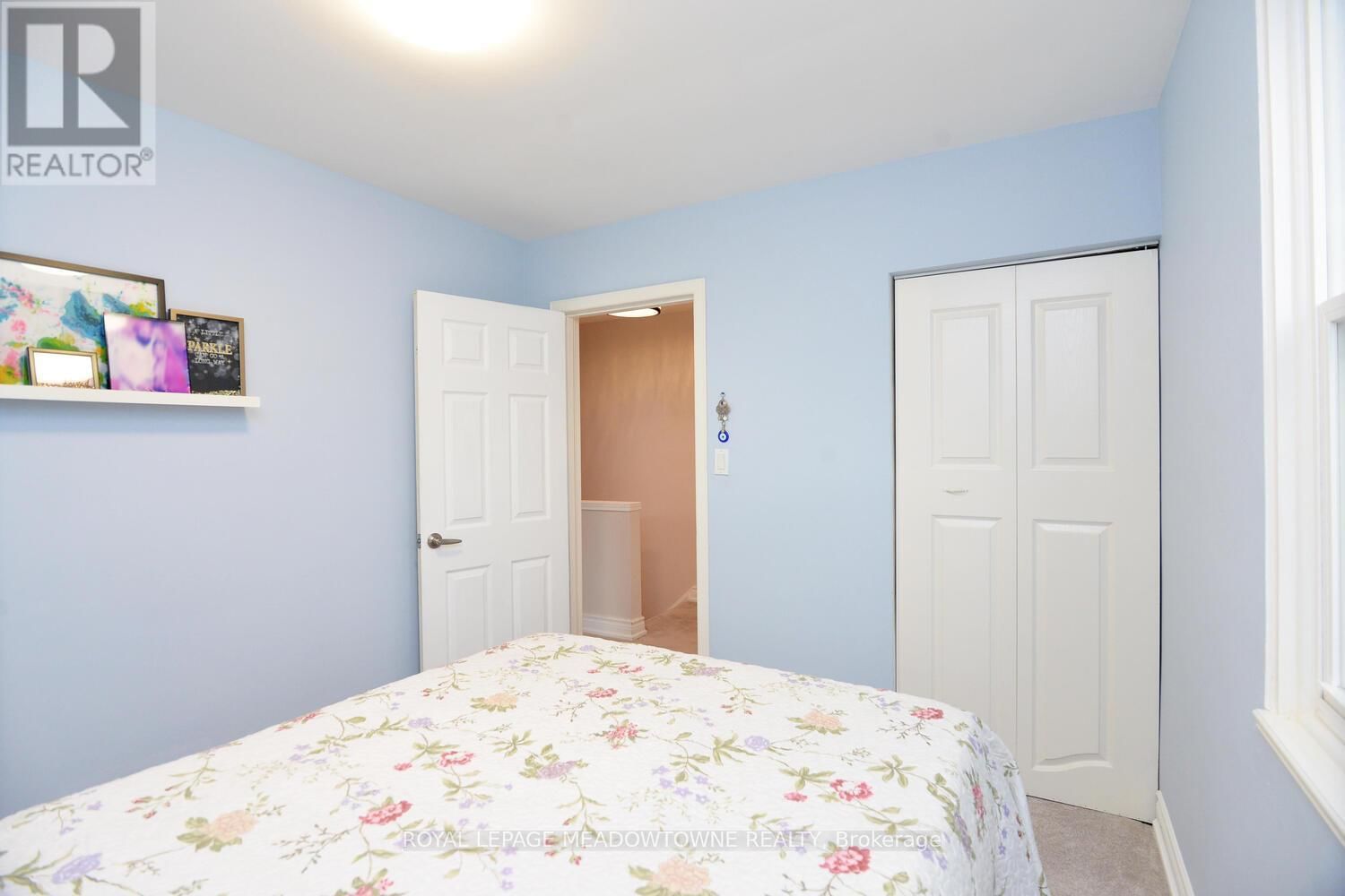 825 NORTH SERVICE ROAD Image 25