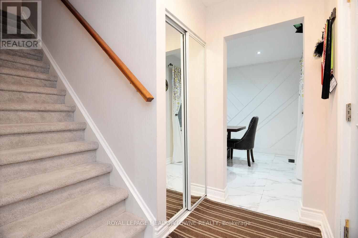 825 NORTH SERVICE ROAD Image 4