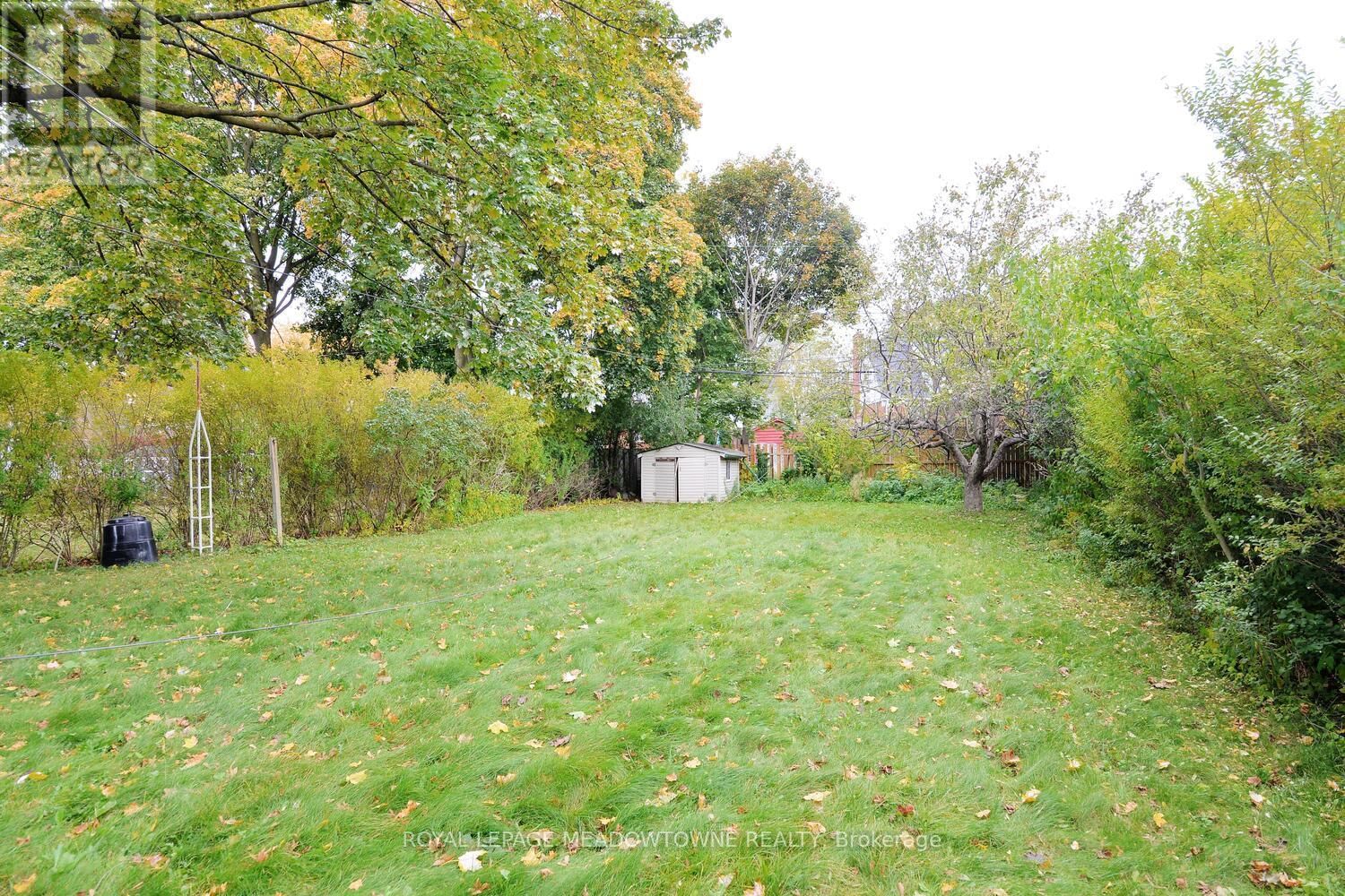 825 NORTH SERVICE ROAD Image 48