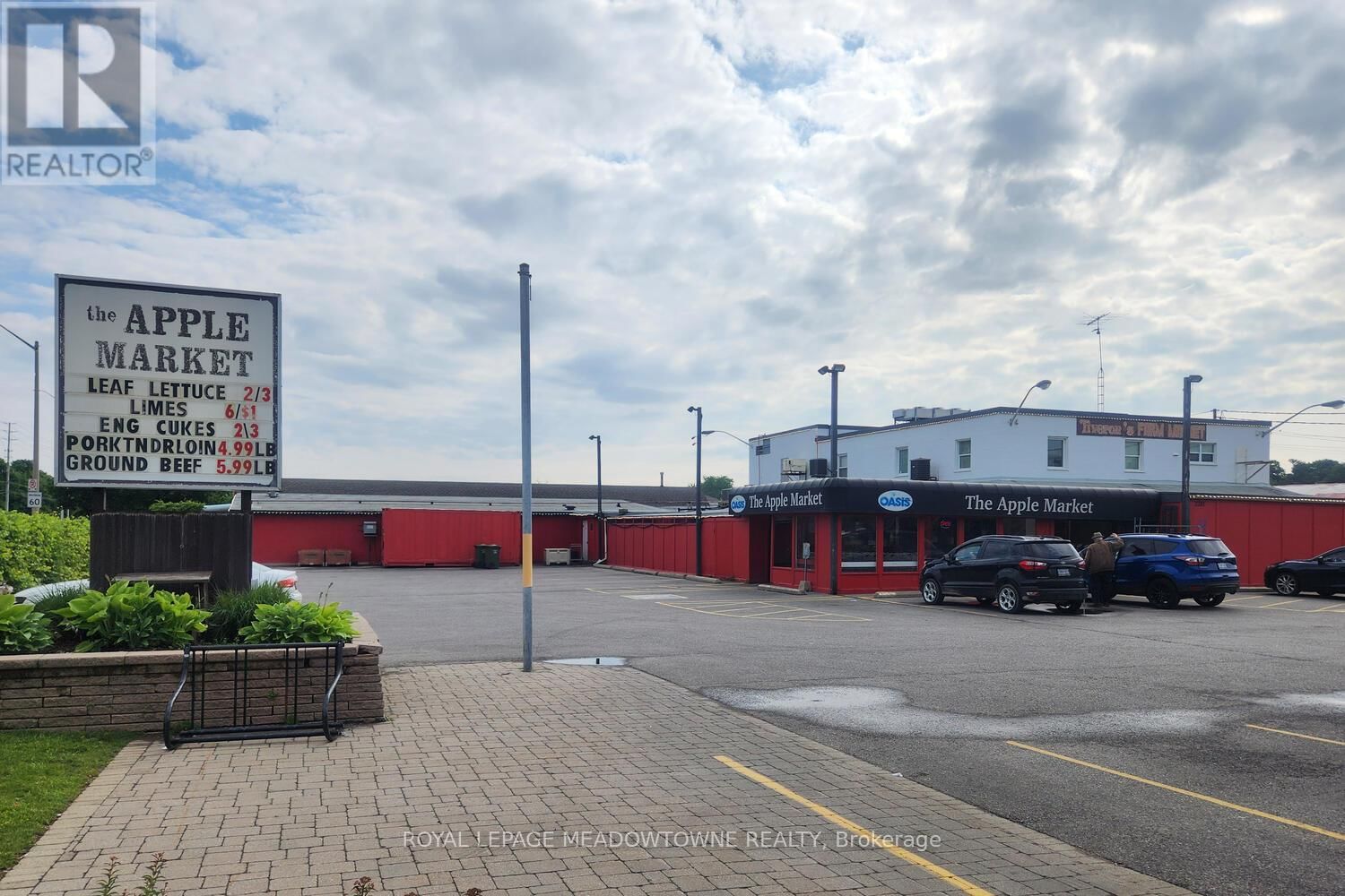 825 NORTH SERVICE ROAD Image 49