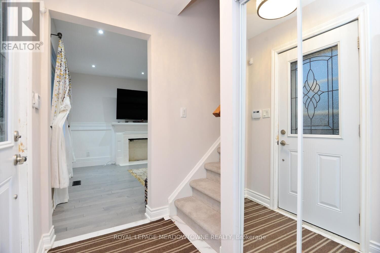 825 NORTH SERVICE ROAD Image 5