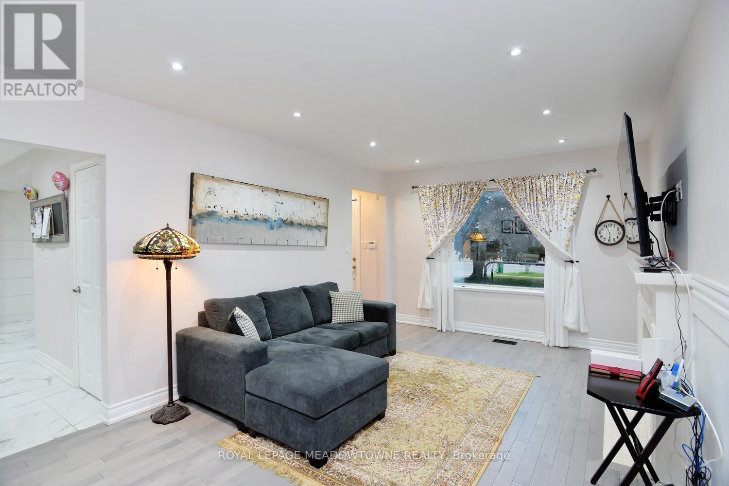 825 NORTH SERVICE ROAD Image 6