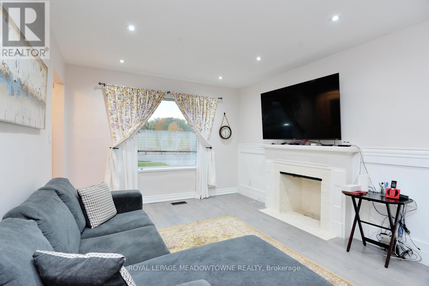 825 NORTH SERVICE ROAD Image 8