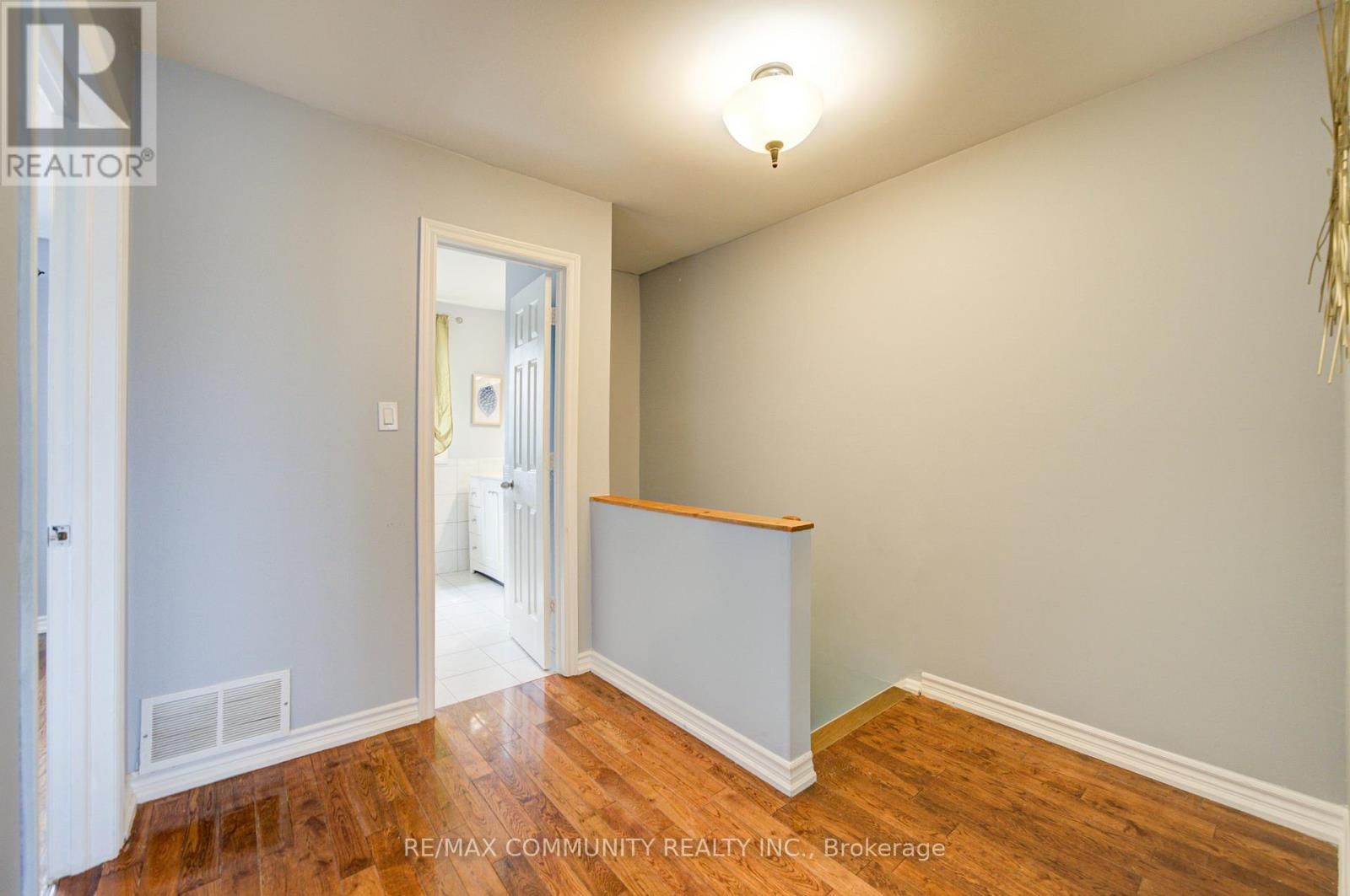 37 VODDEN COURT Image 26