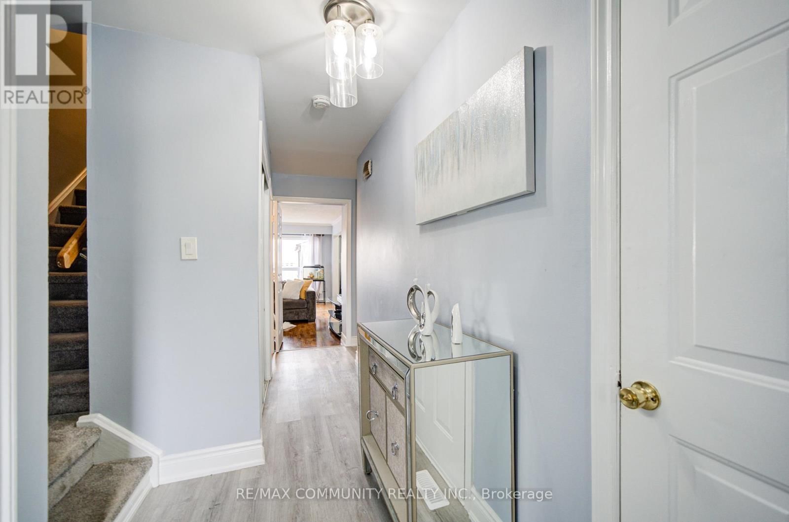 37 VODDEN COURT Image 6