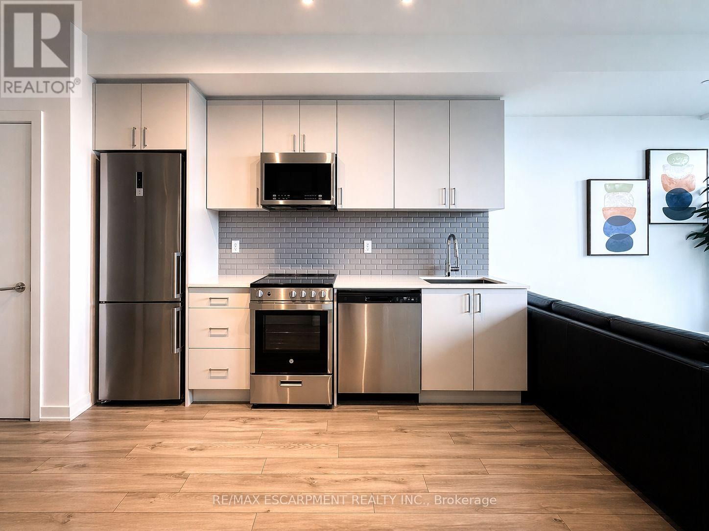 333 - 1005 DUNDAS STREET EAST Image 1