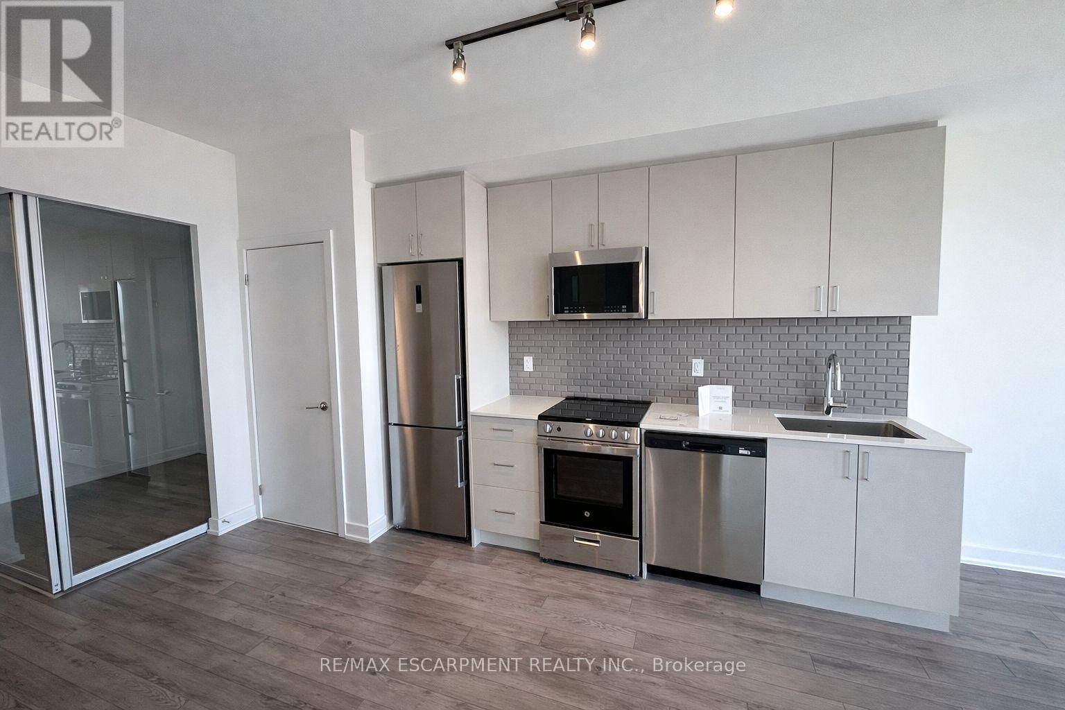 333 - 1005 DUNDAS STREET EAST Image 2