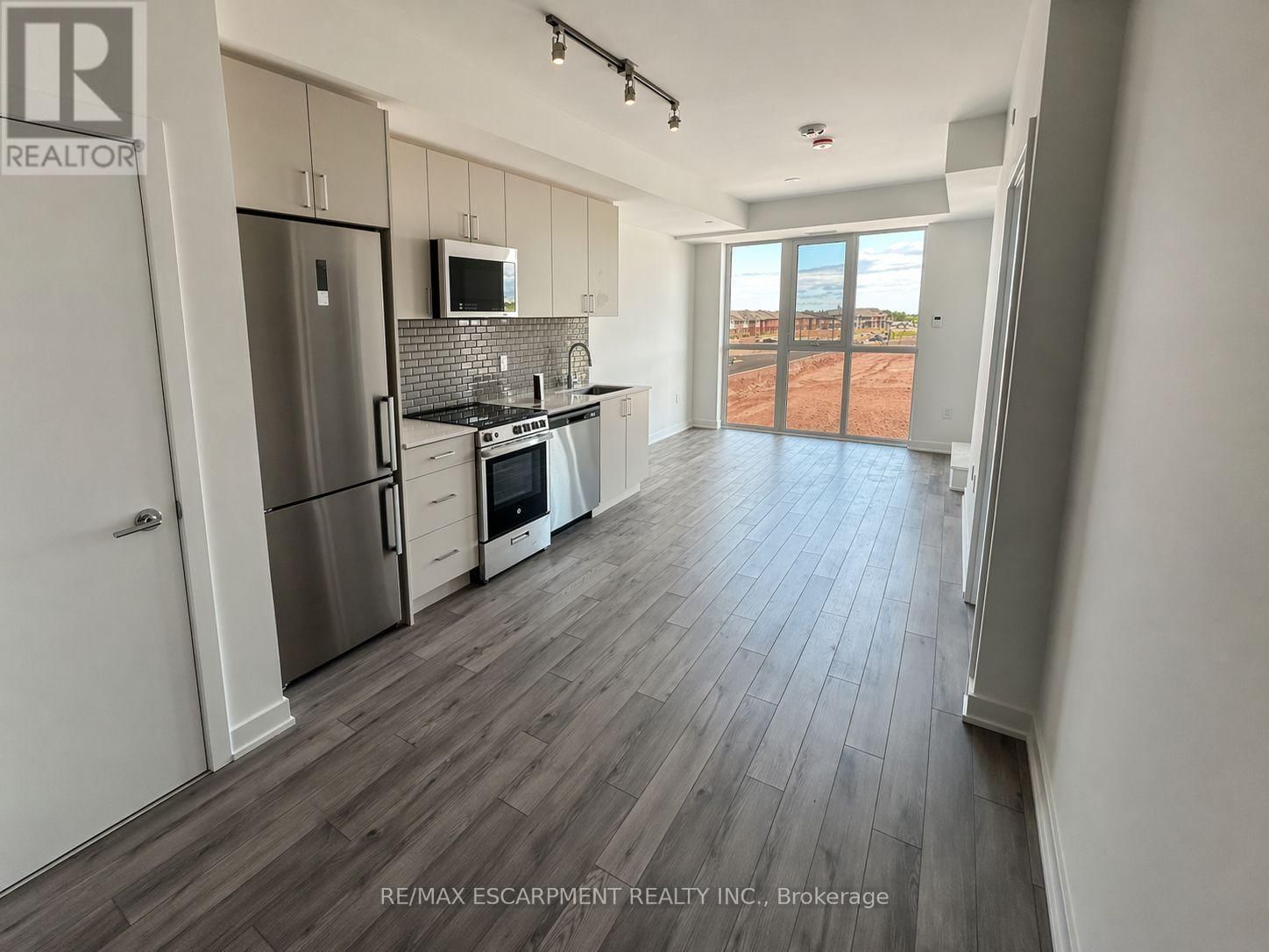 333 - 1005 DUNDAS STREET EAST Image 3