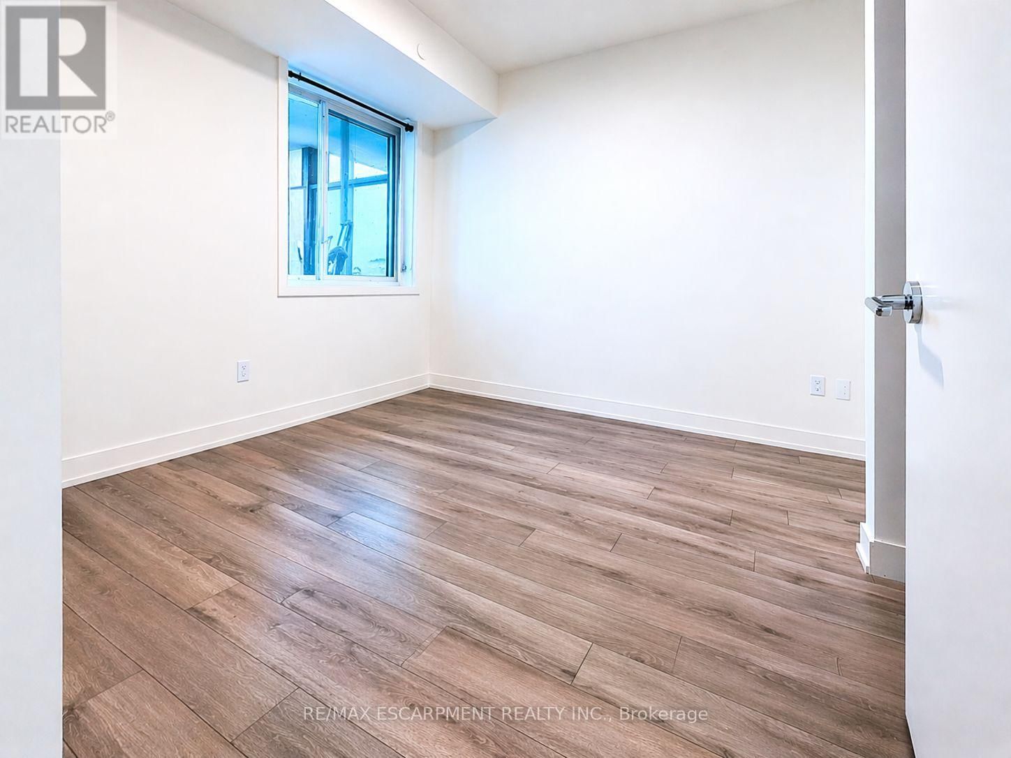 333 - 1005 DUNDAS STREET EAST Image 7