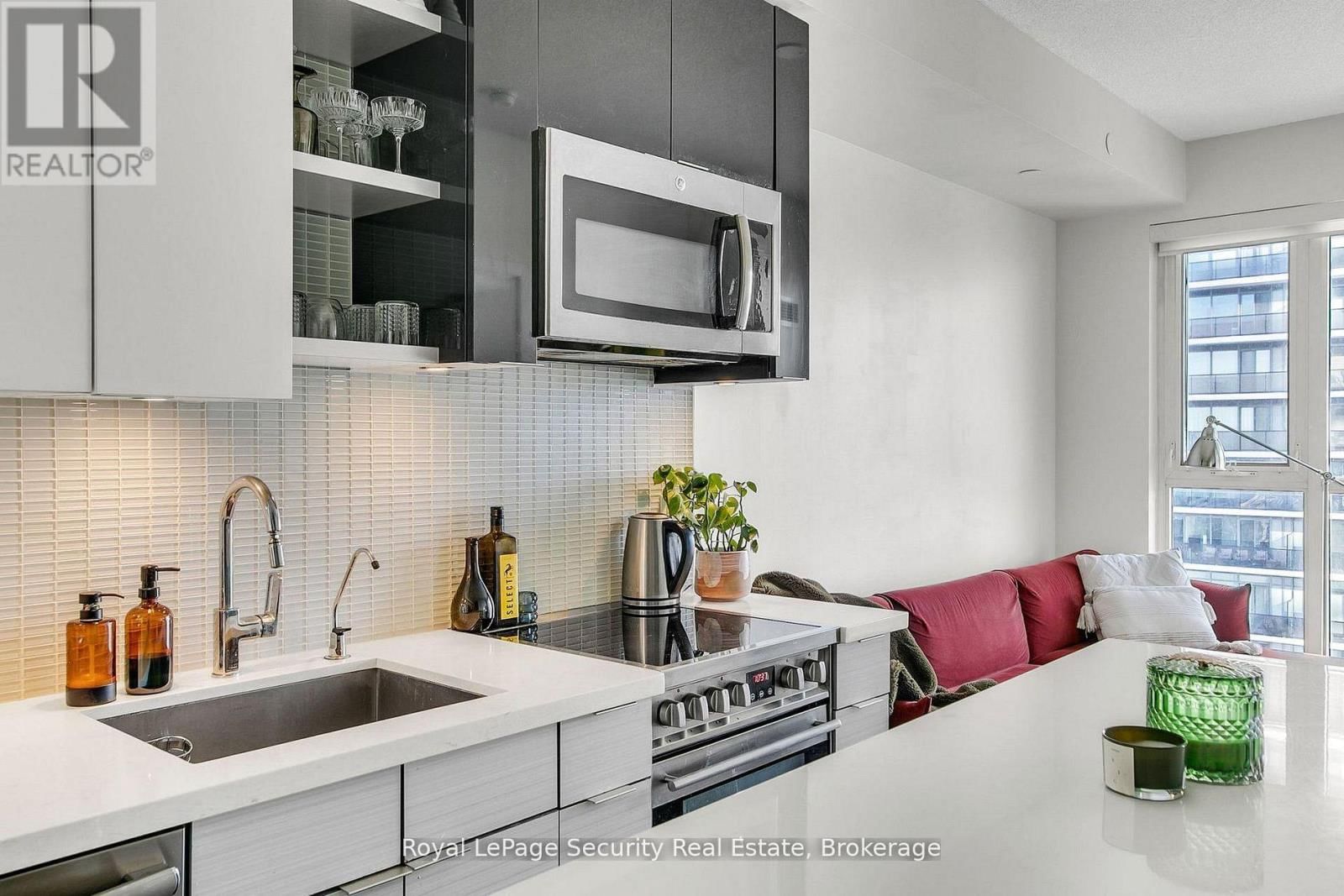 3206 - 33 SHORE BREEZE DRIVE Image 10