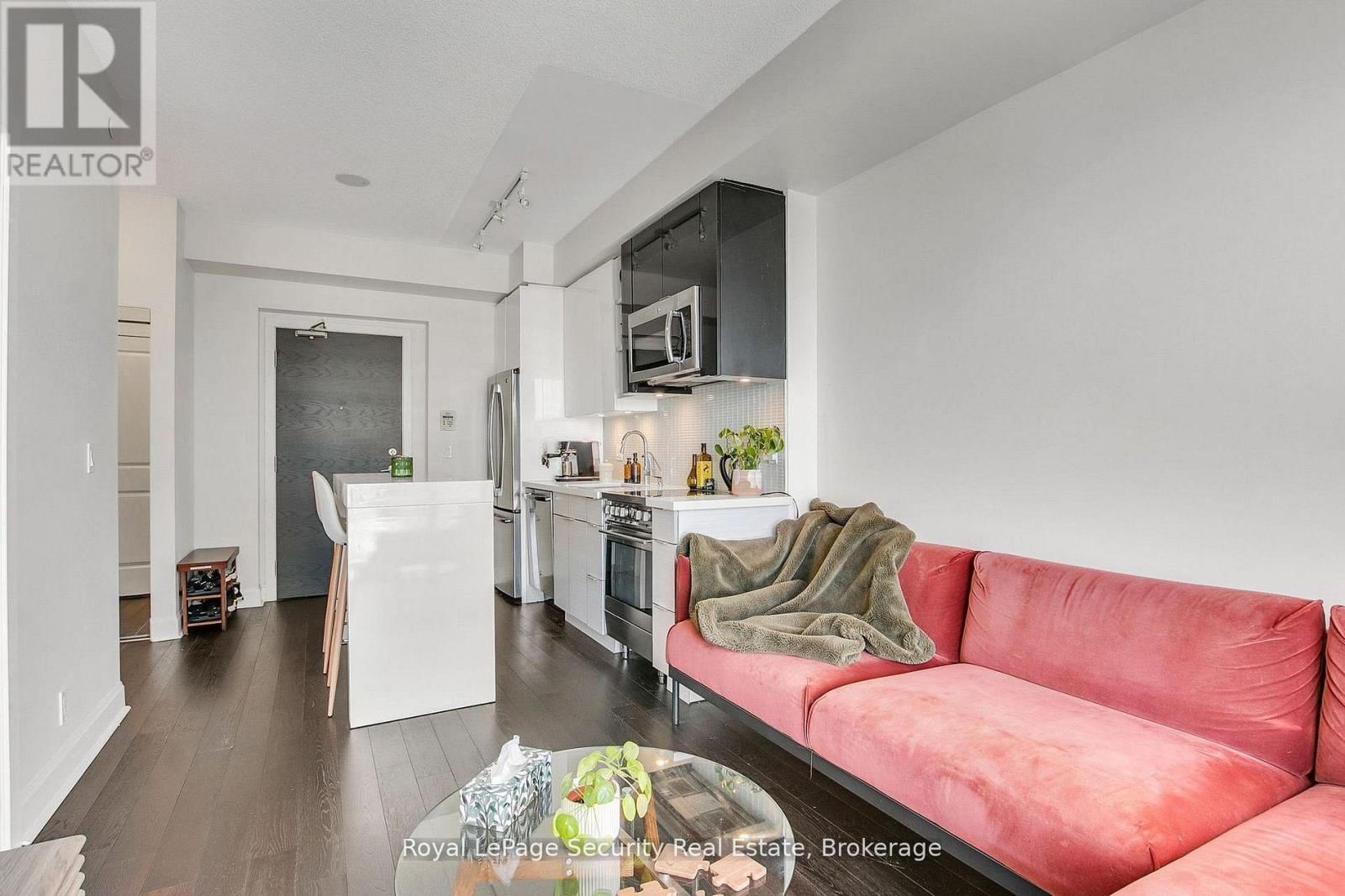 3206 - 33 SHORE BREEZE DRIVE Image 13