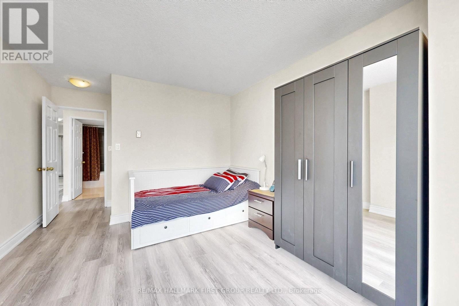 1603 - 3605 KARIYA DRIVE Image 27