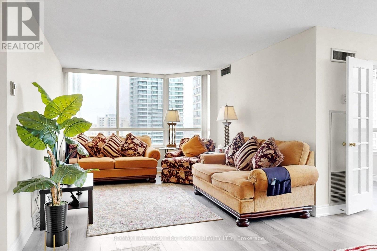 1603 - 3605 KARIYA DRIVE Image 9