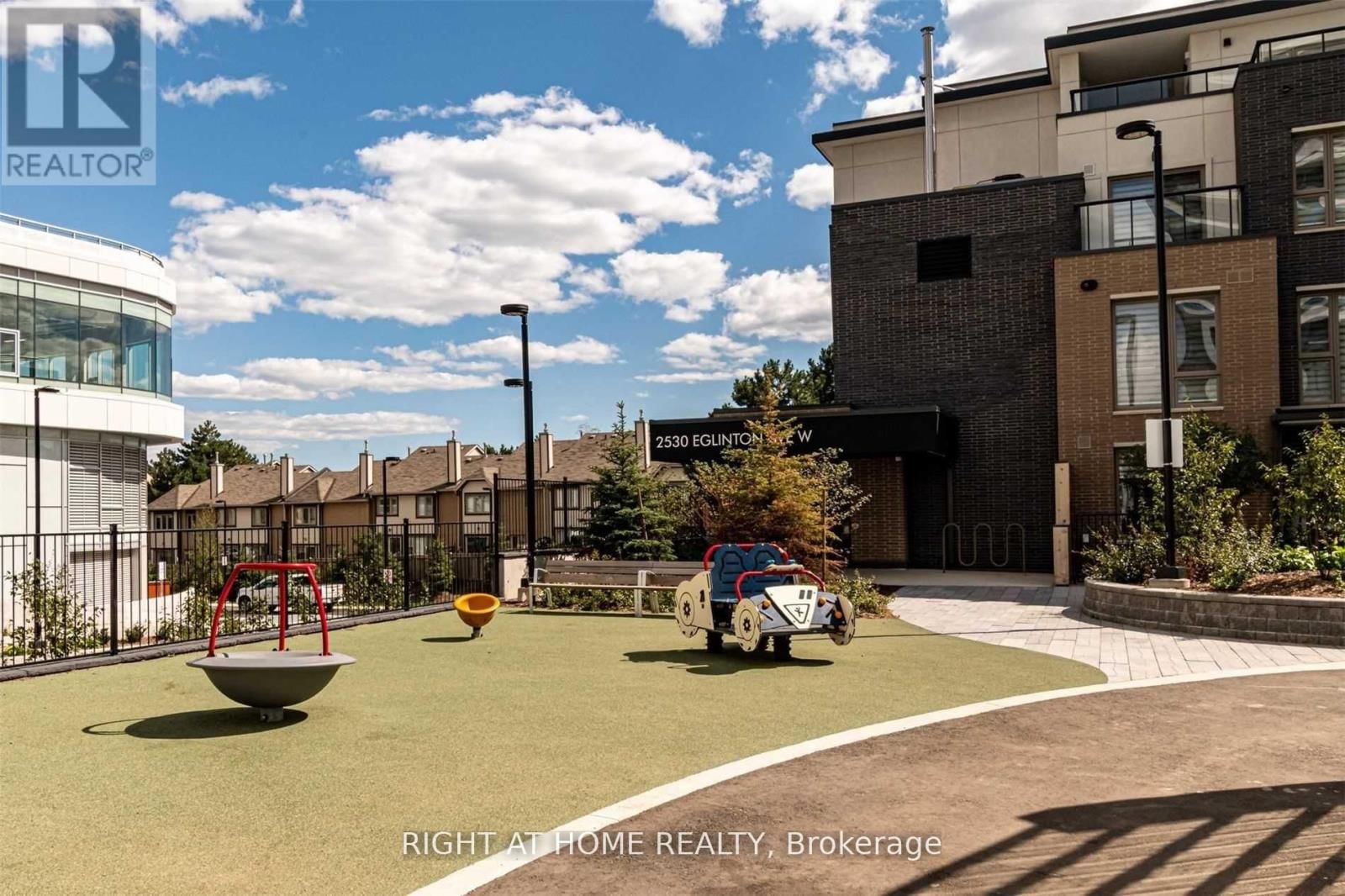 15 - 2520 EGLINTON AVENUE WEST Image 5