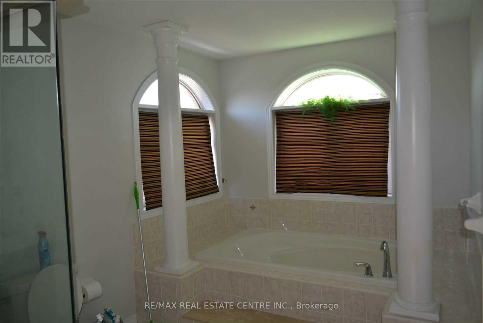 4640 ERWIN ROAD Image 19