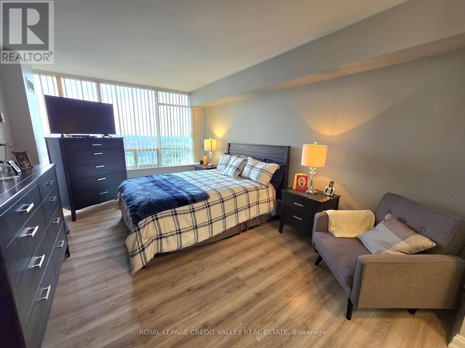 2101 - 24 HANOVER ROAD Image 11