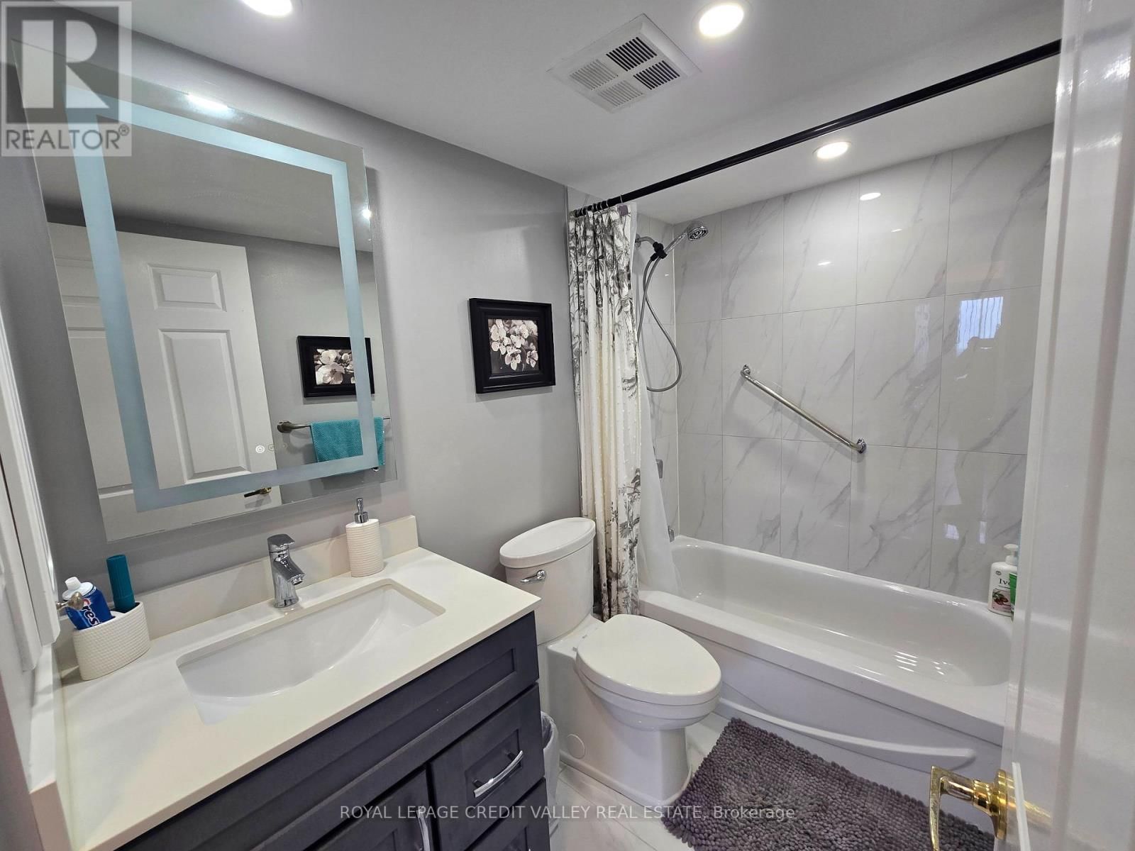 2101 - 24 HANOVER ROAD Image 18