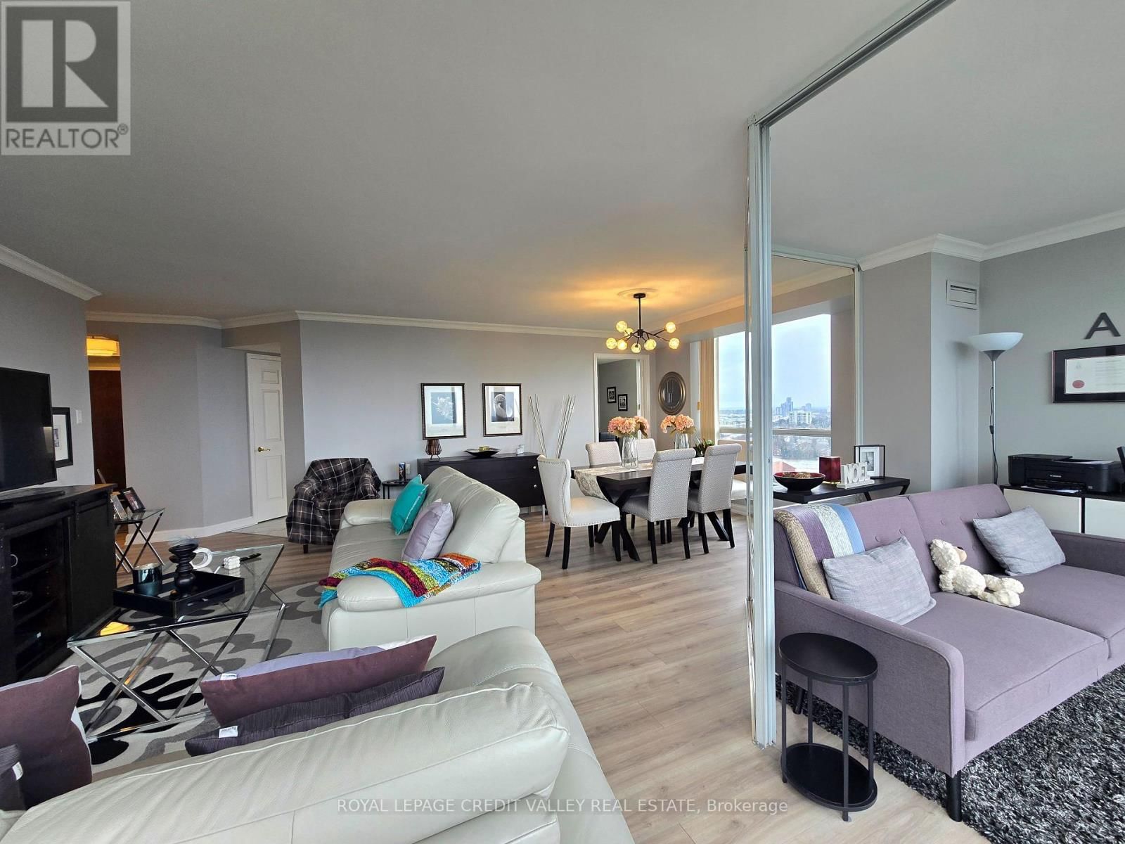 2101 - 24 HANOVER ROAD Image 8