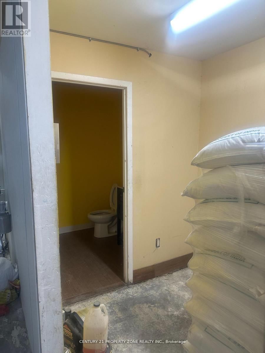 43 - 173 ADVANCE BOULEVARD Image 10