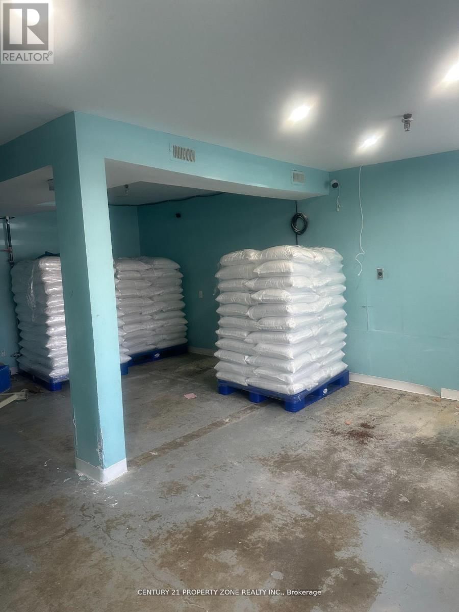 43 - 173 ADVANCE BOULEVARD Image 11