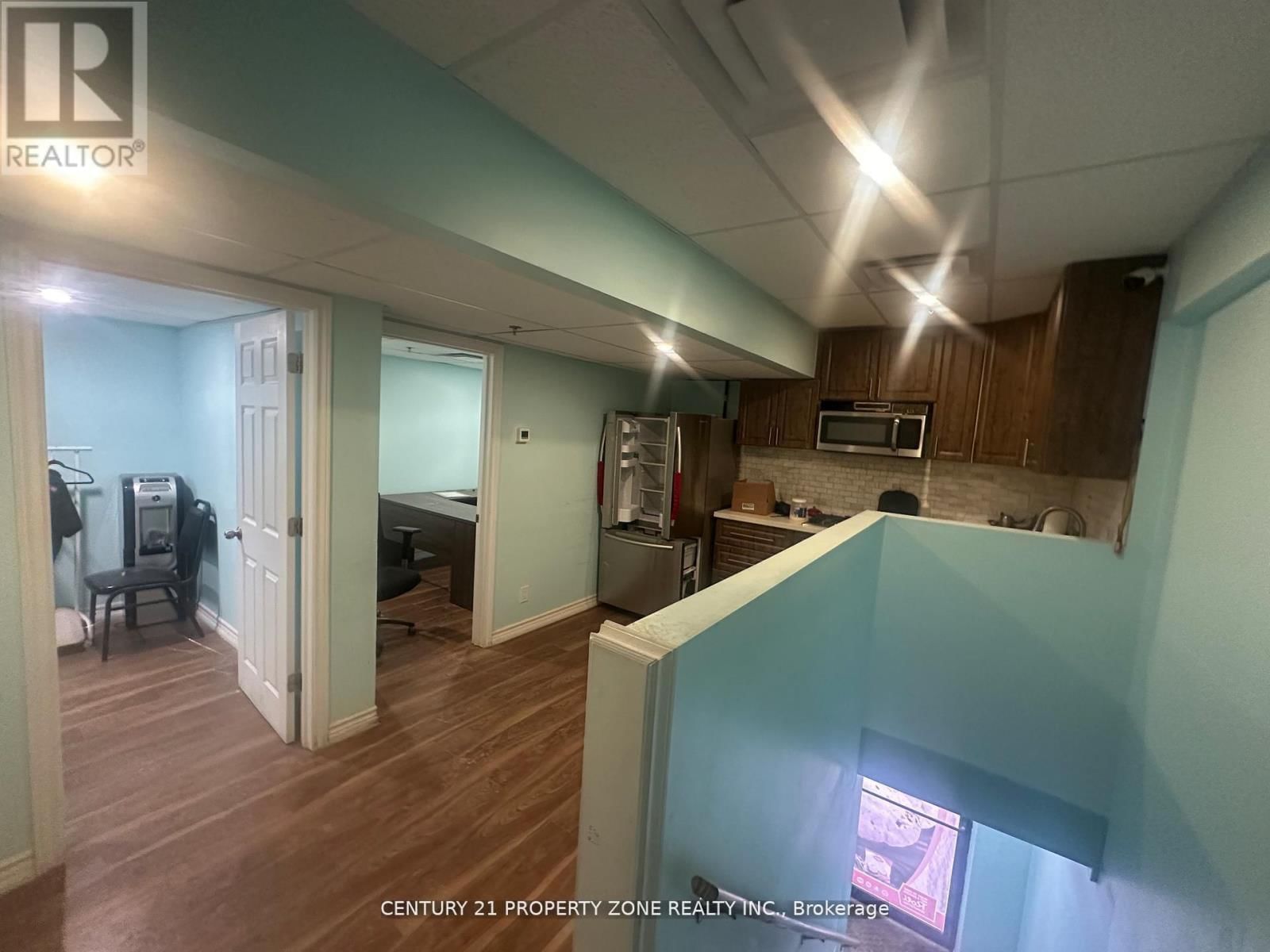 43 - 173 ADVANCE BOULEVARD Image 3