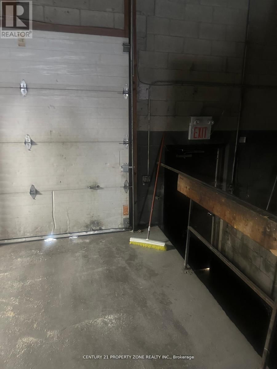 43 - 173 ADVANCE BOULEVARD Image 4