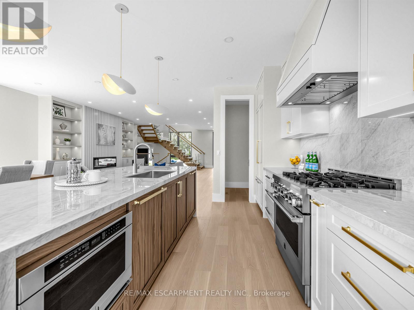 2488 BRIDGE ROAD Image 11