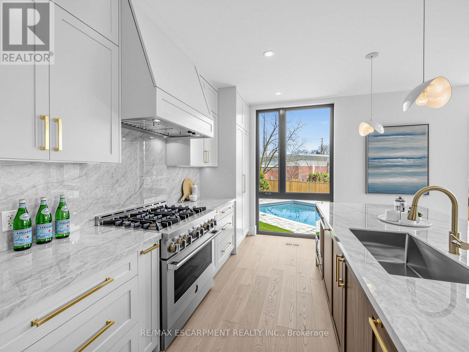 2488 BRIDGE ROAD Image 12