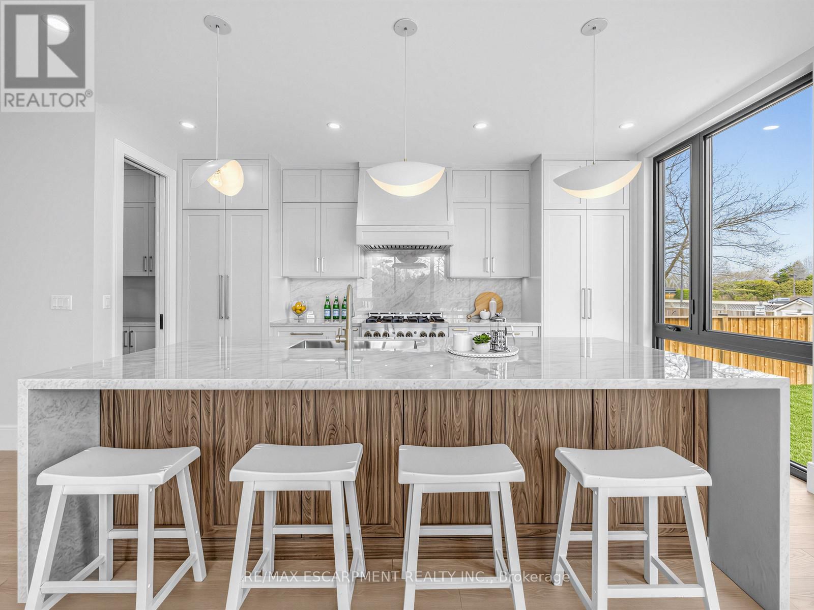 2488 BRIDGE ROAD Image 13