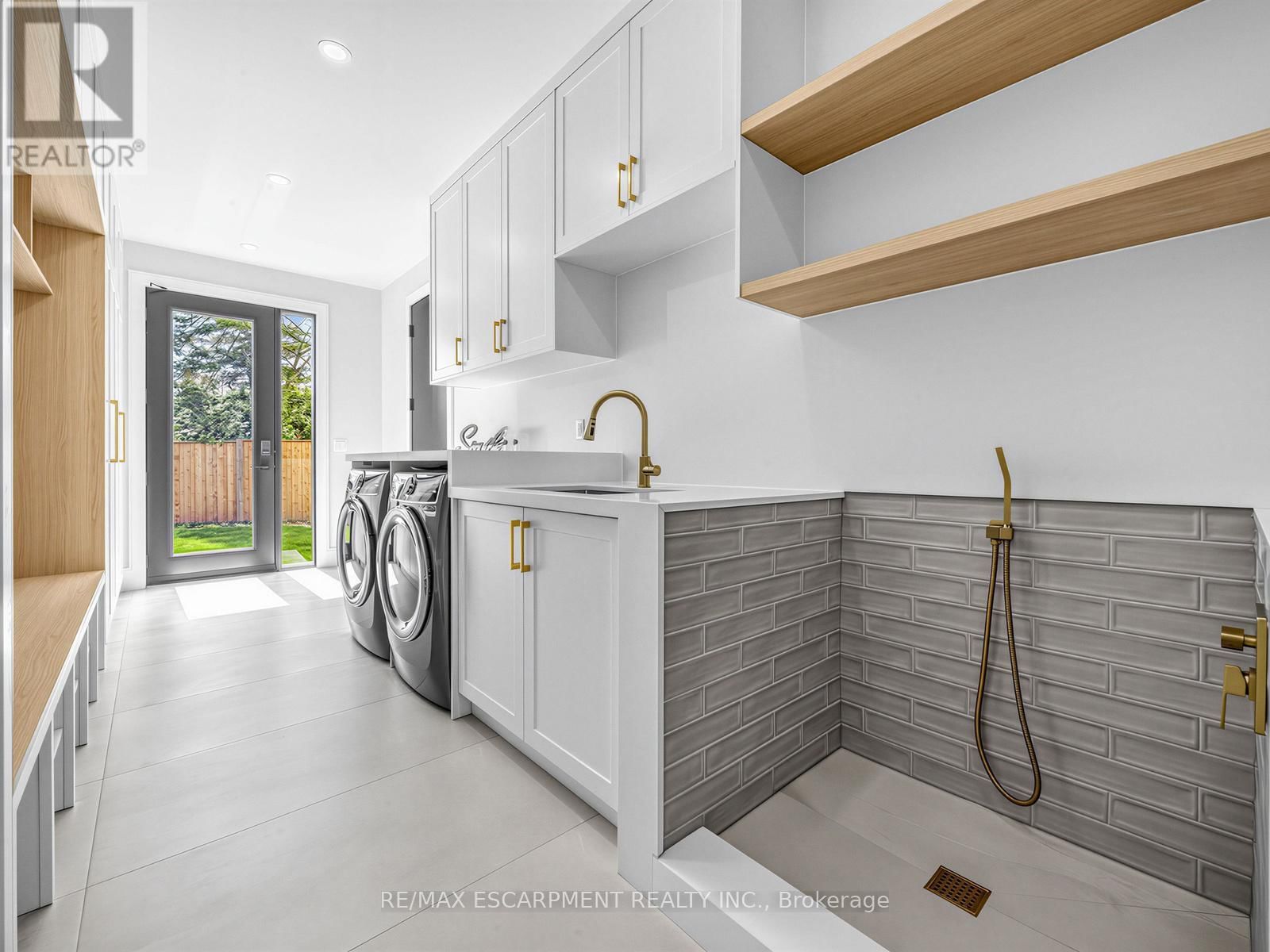 2488 BRIDGE ROAD Image 16