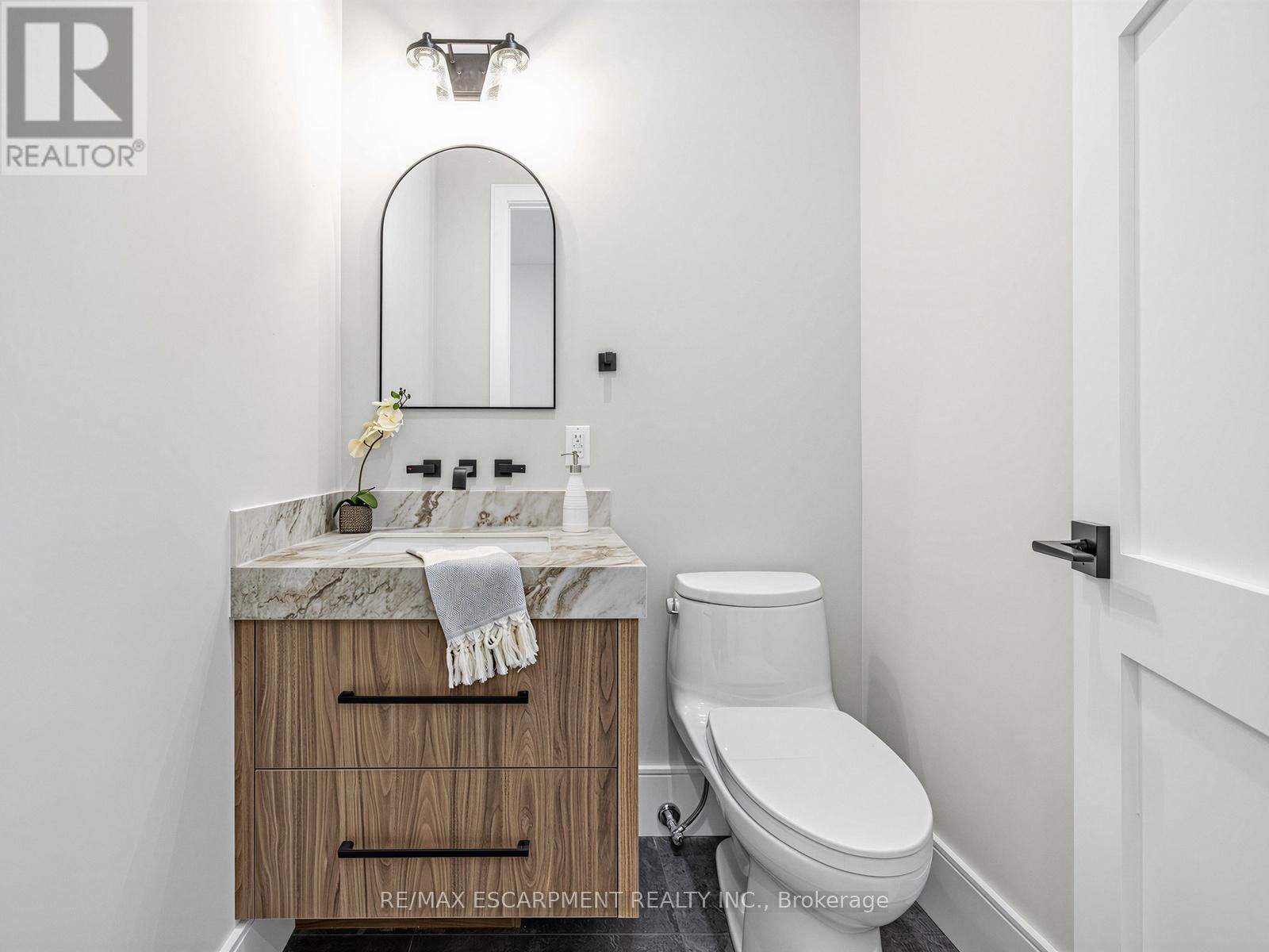 2488 BRIDGE ROAD Image 18