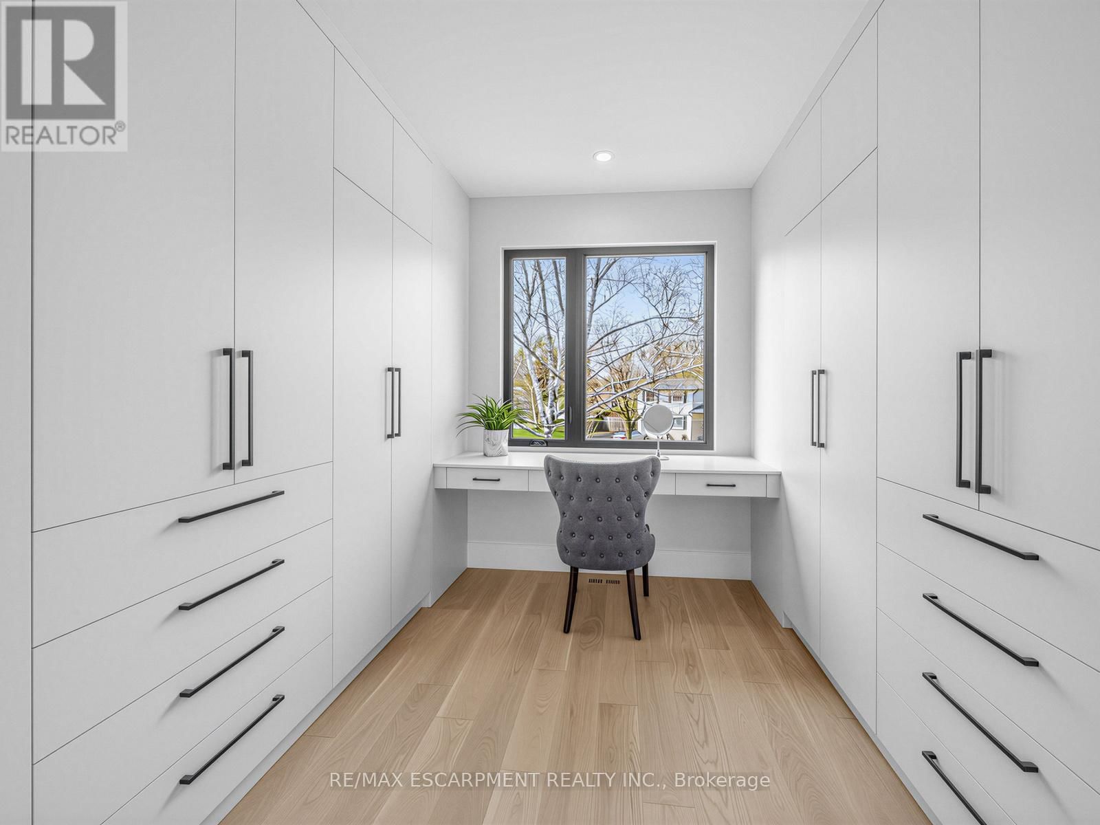 2488 BRIDGE ROAD Image 22