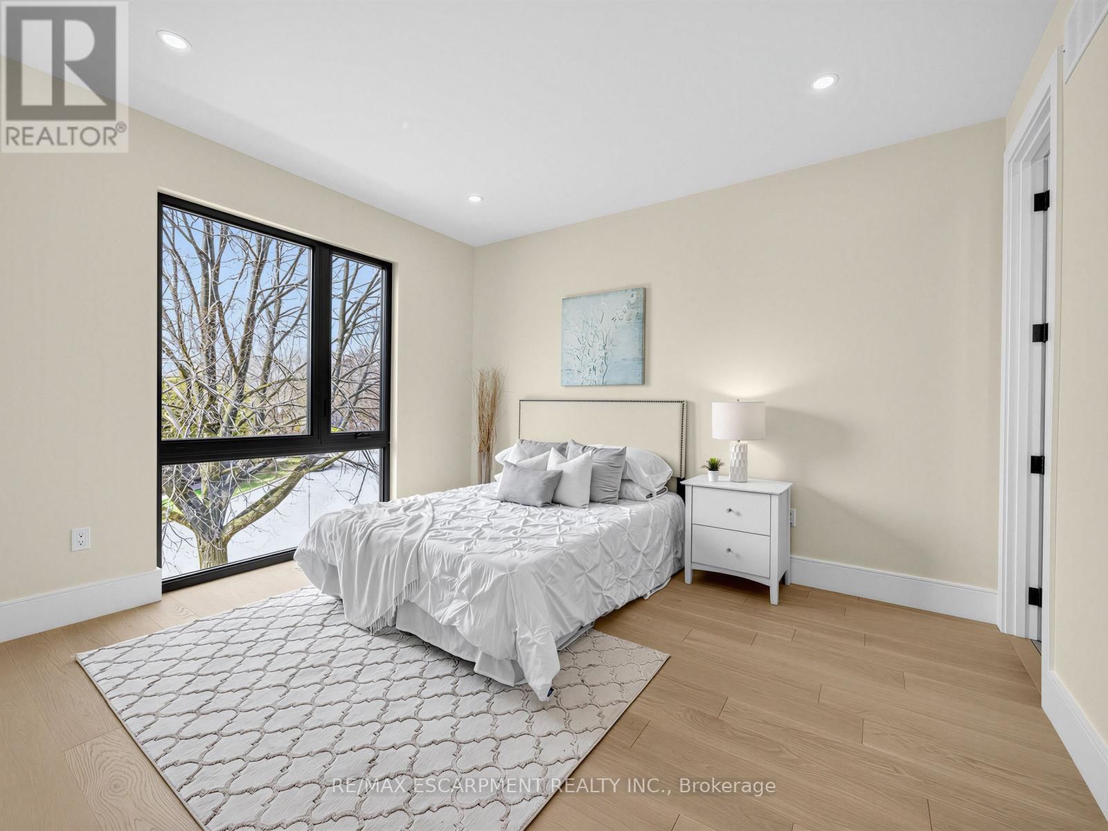 2488 BRIDGE ROAD Image 26