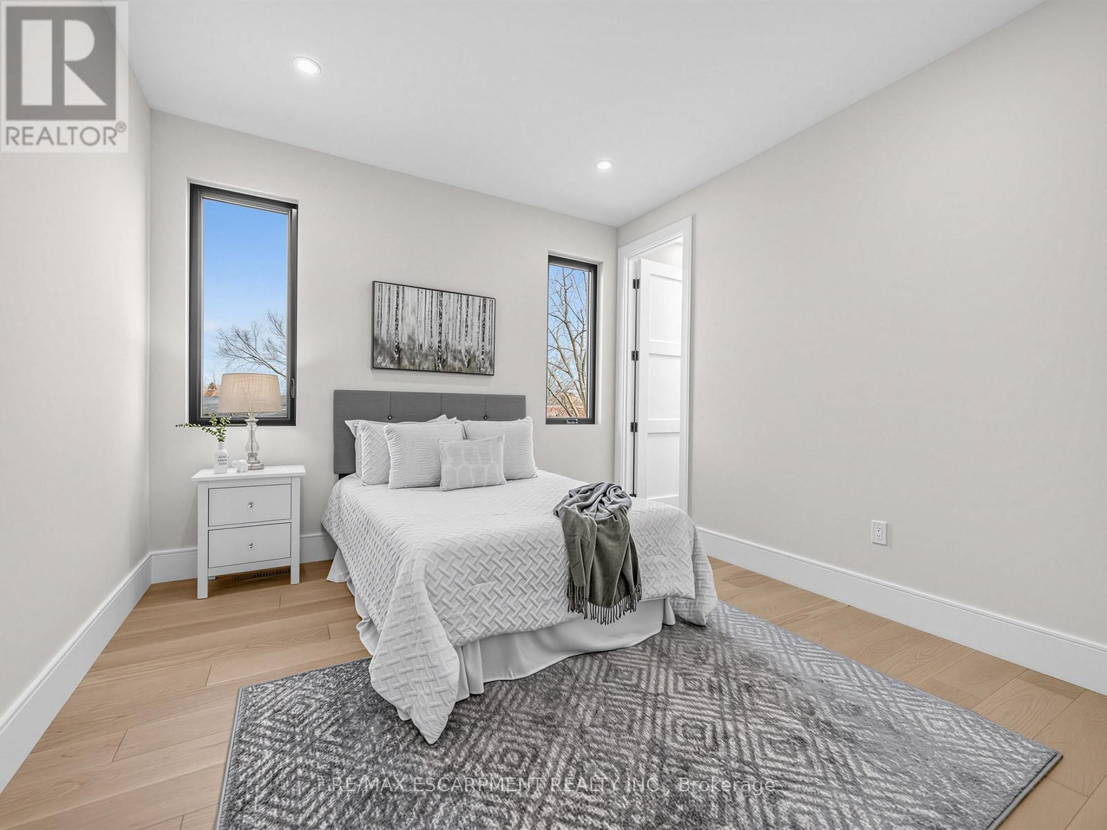 2488 BRIDGE ROAD Image 28