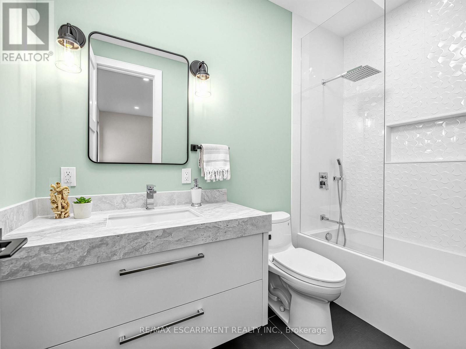 2488 BRIDGE ROAD Image 29