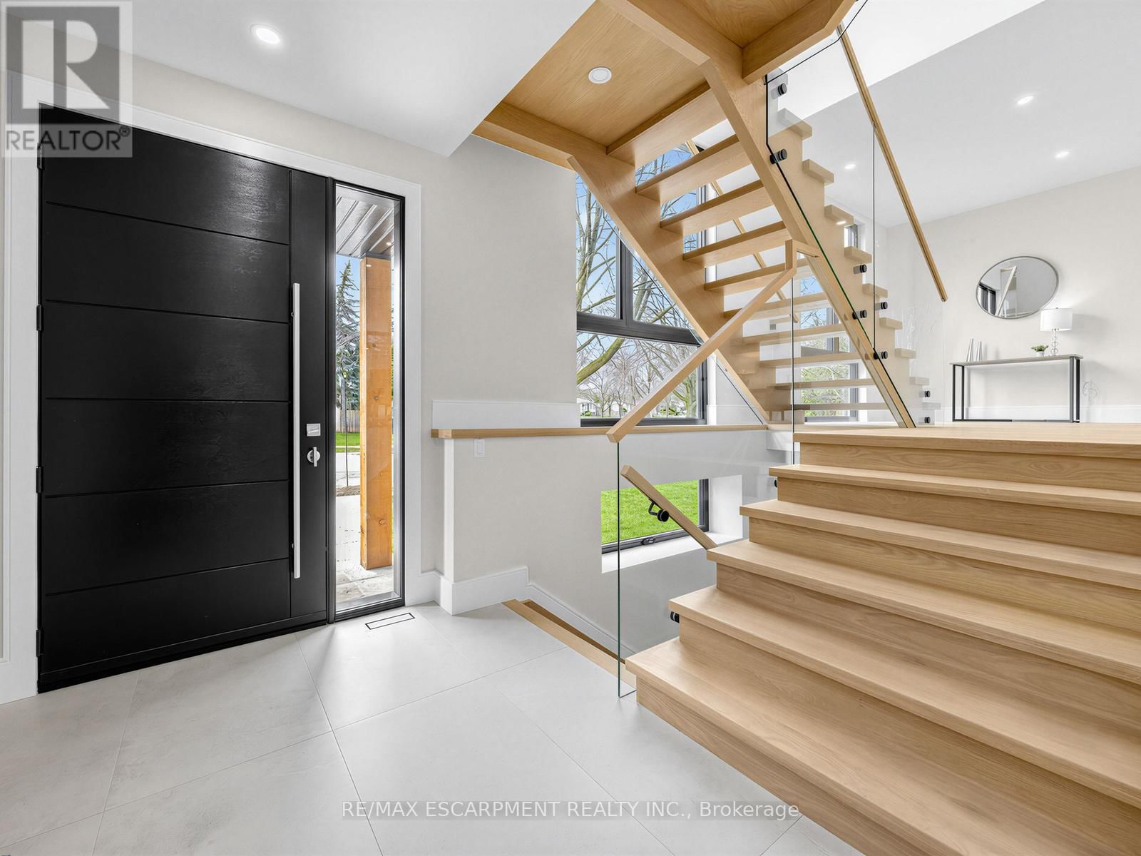 2488 BRIDGE ROAD Image 3