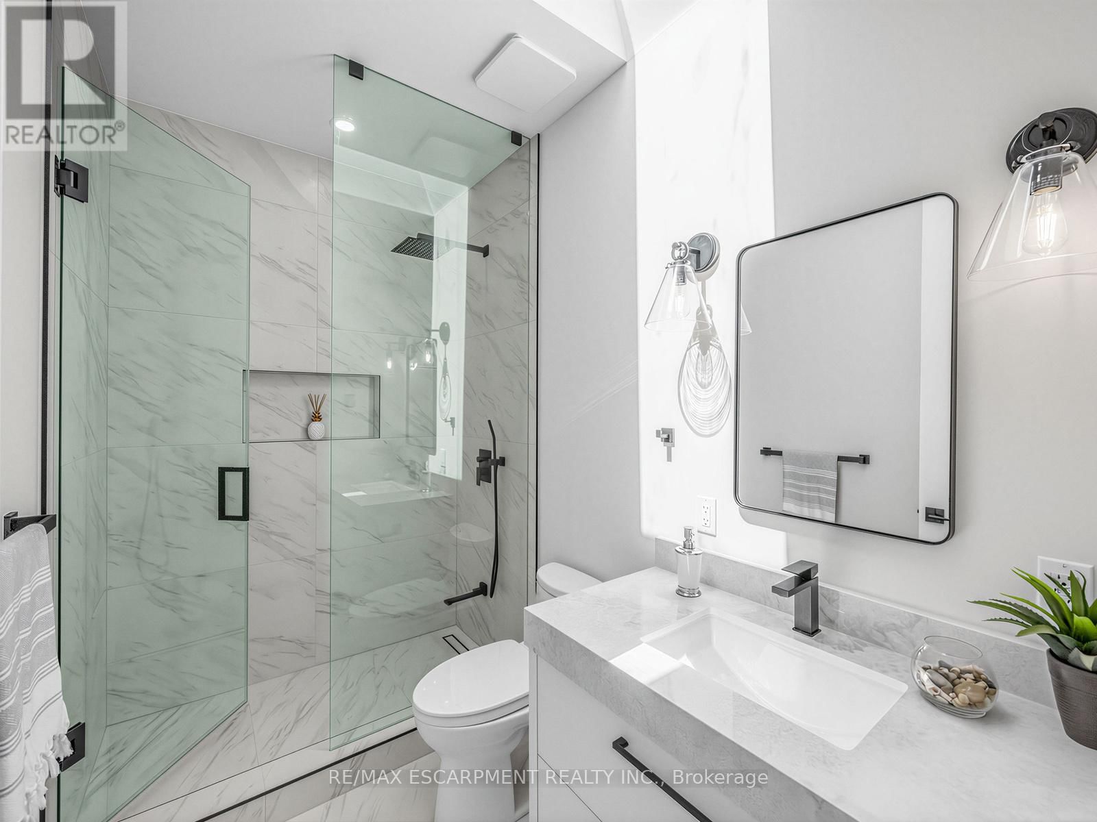 2488 BRIDGE ROAD Image 31