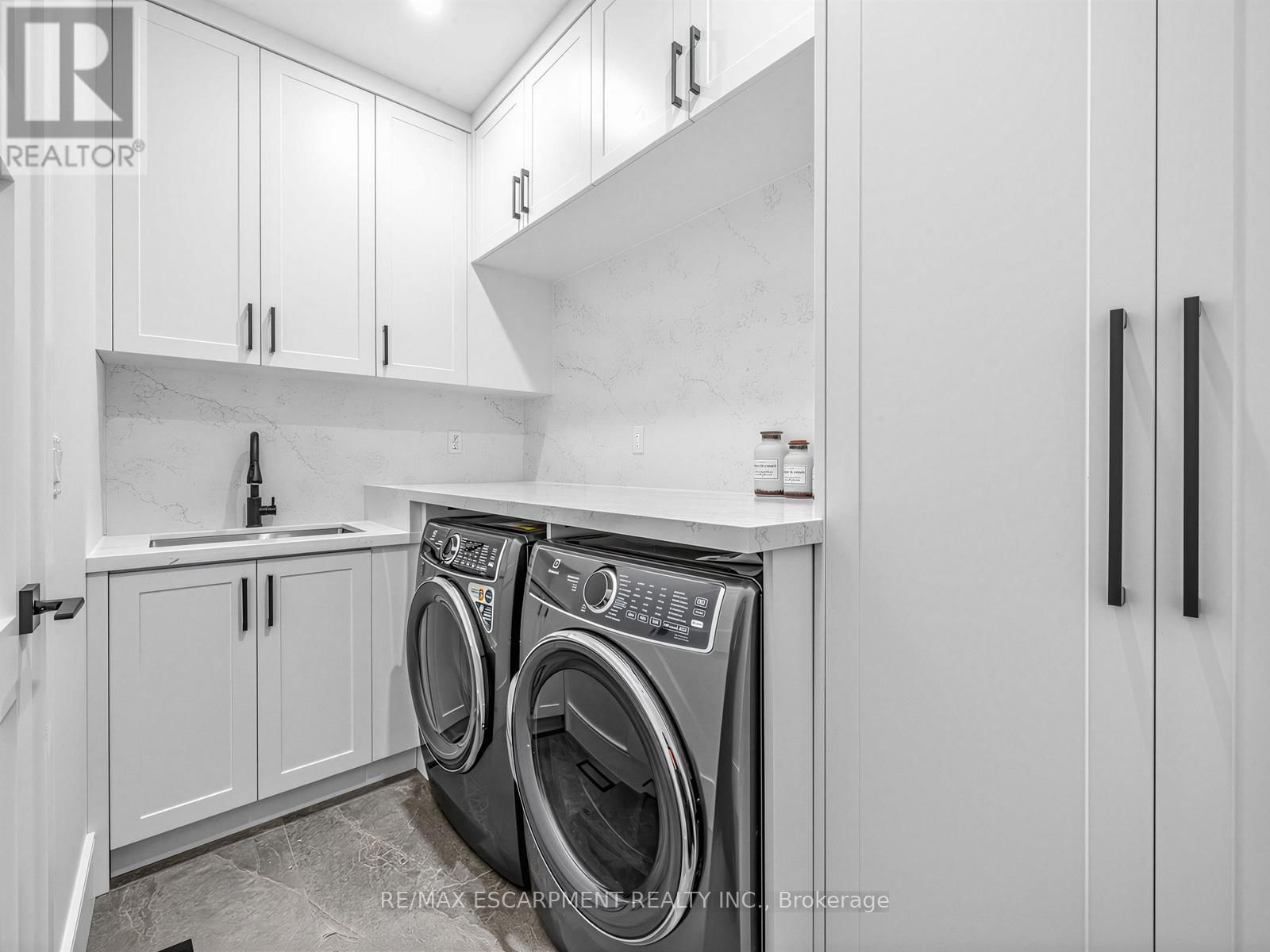 2488 BRIDGE ROAD Image 32