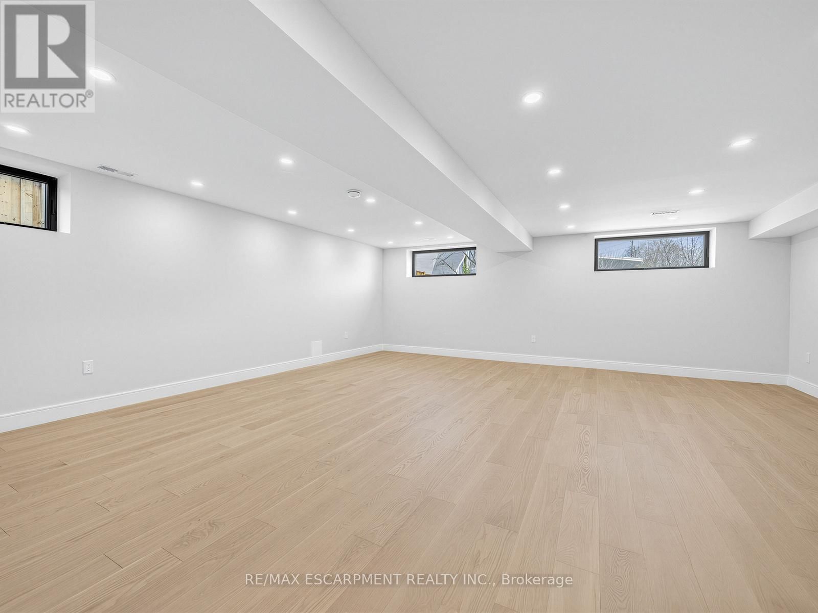 2488 BRIDGE ROAD Image 35