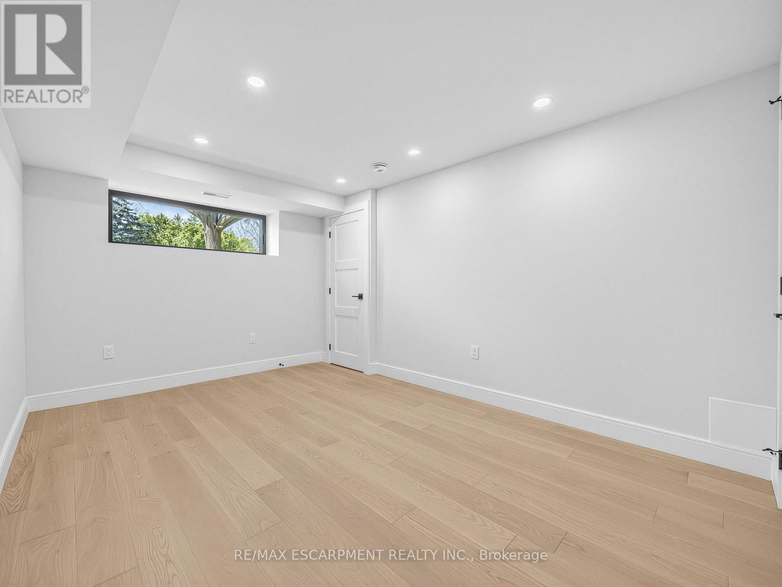 2488 BRIDGE ROAD Image 36