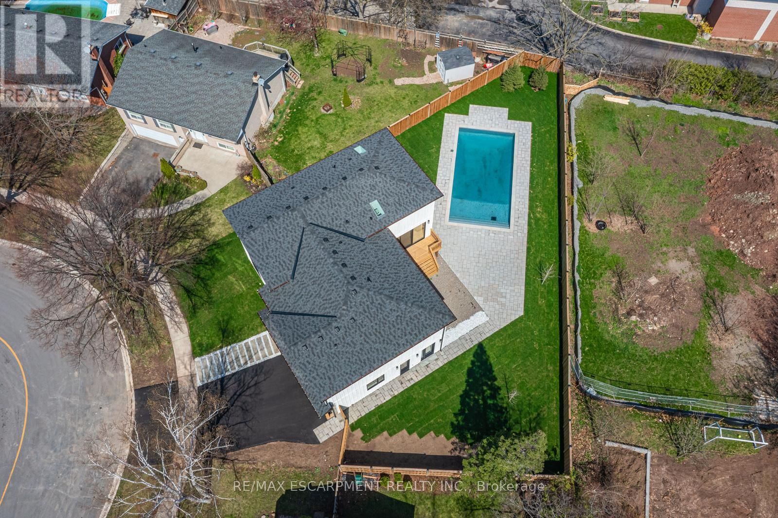 2488 BRIDGE ROAD Image 42