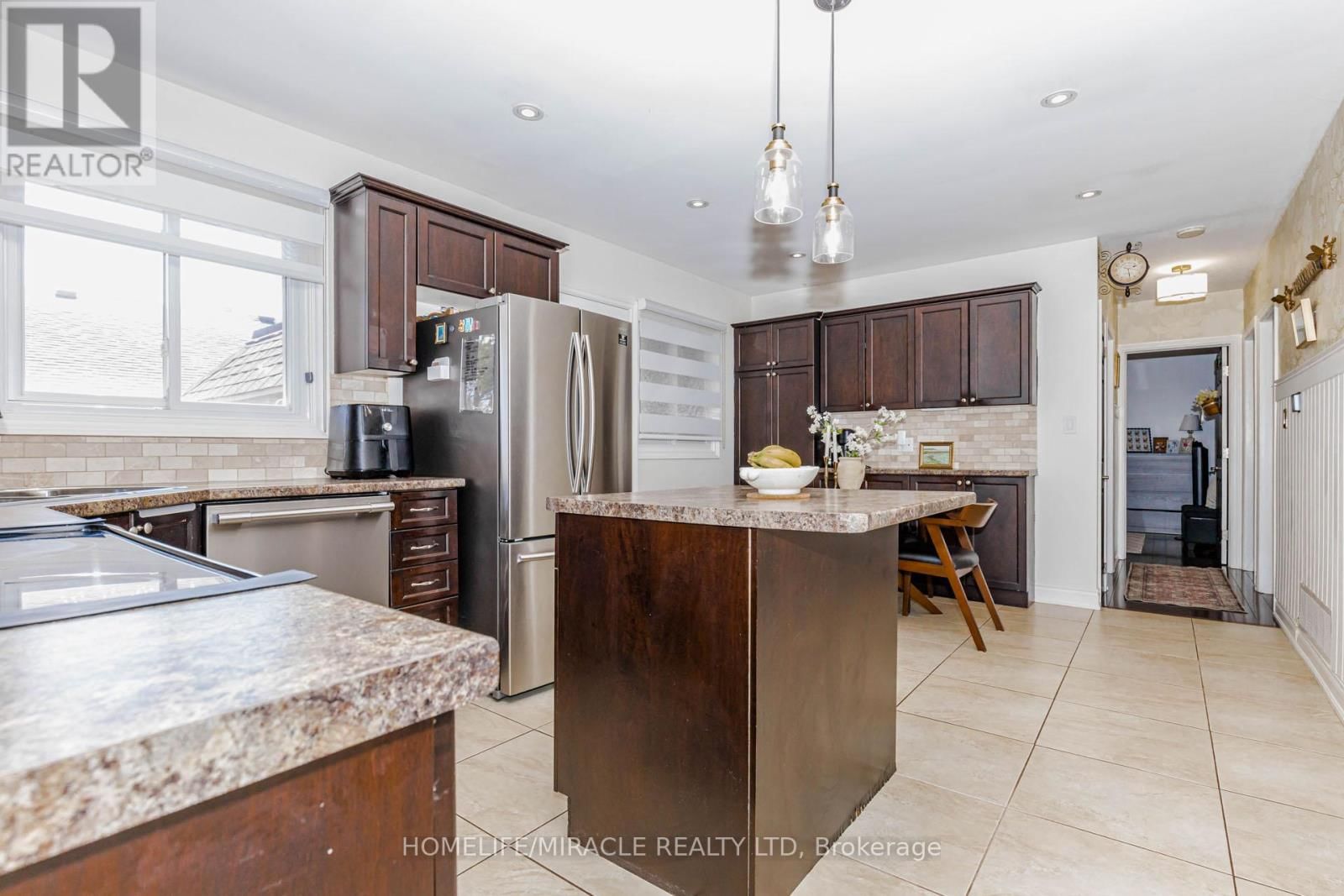 403 DELREX BOULEVARD Image 11